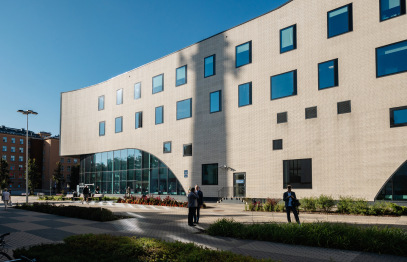 Stradiņa slimnīca aicina nodrošināt dzelzceļa pieturas punkta izbūvi Āgenskalnā pie slimnīcas