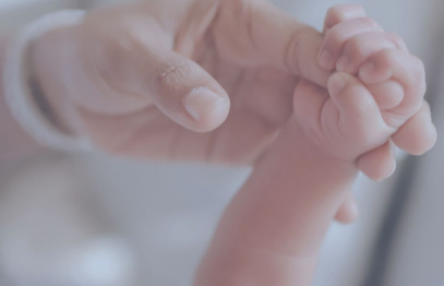 Stradiņa slimnīcā sekmīgi operēts jaundzimušais ar retu veidojumu mutē