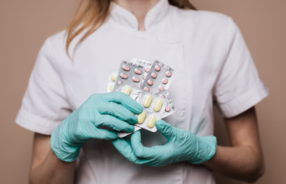 Jauns pilotprojekts palīdzēs uzlabot antibiotiku lietošanu – pacienti zāles saņems jau slimnīcā bez maksas